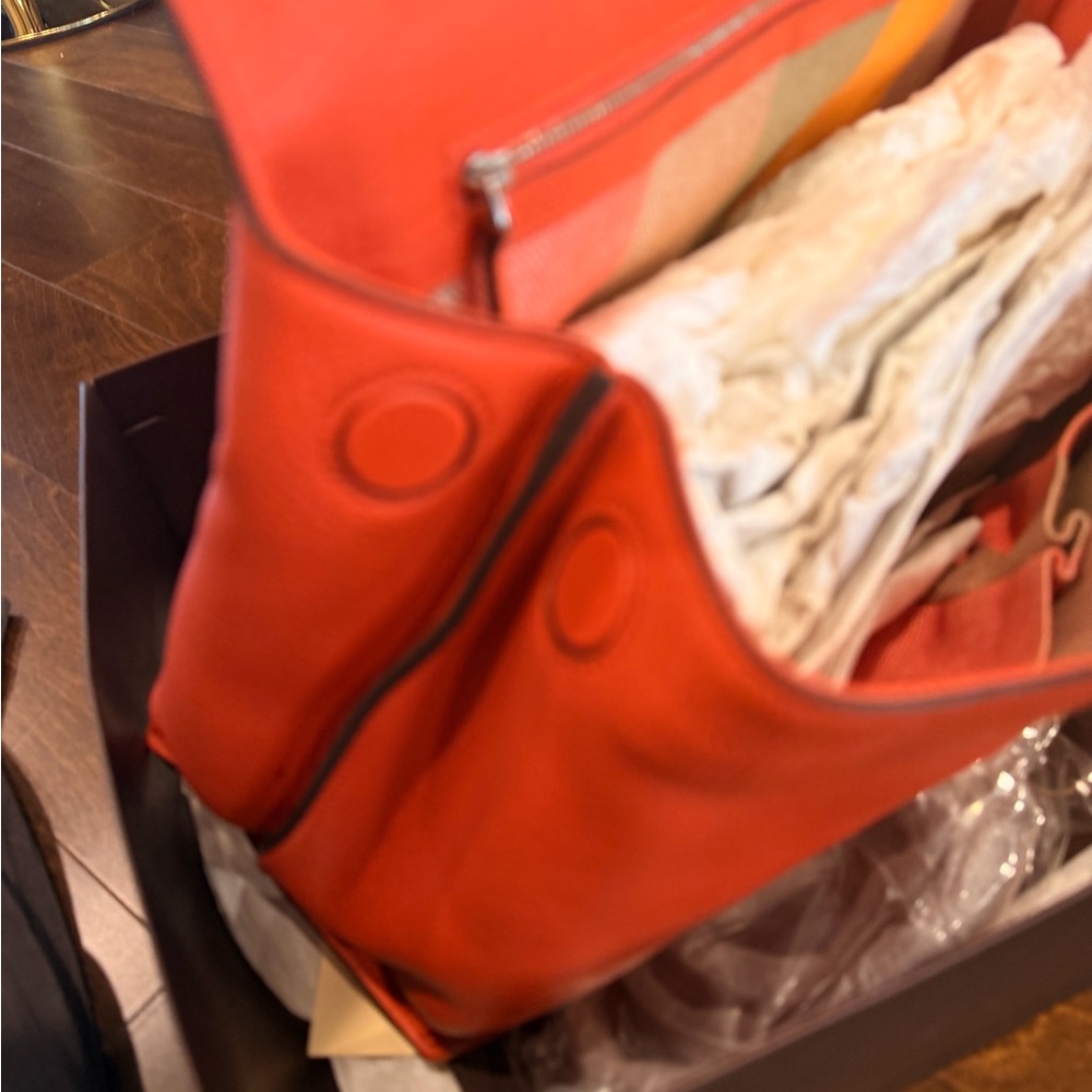 Gucci Vibrant Orange Satchel - Picture 3 of 8